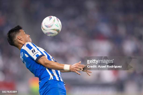 Maximiliano Meza of Monterrey controls the ball during the quarterfinals second leg match between Monterrey and Atletico San Luis as part of the...