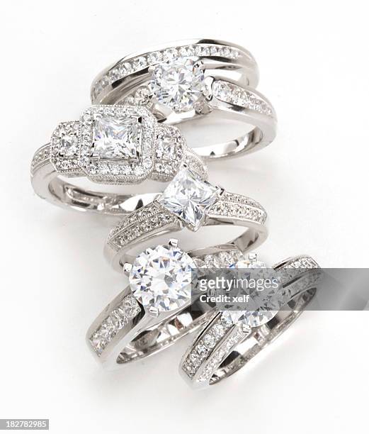 anelli di diamanti - gioielli foto e immagini stock