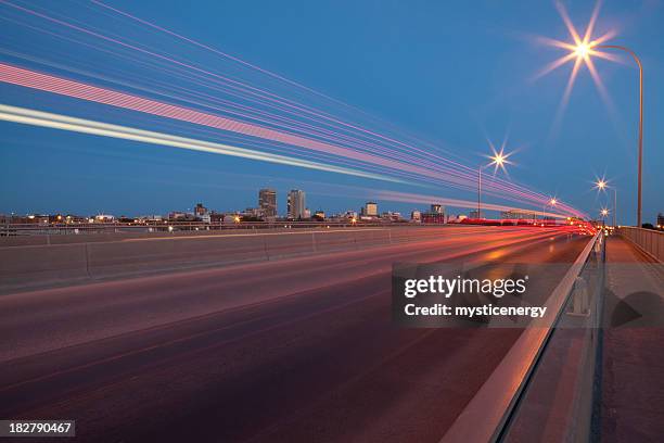 ウィニペグ・アーリントンストリート橋 - manitoba ストックフォトと画像