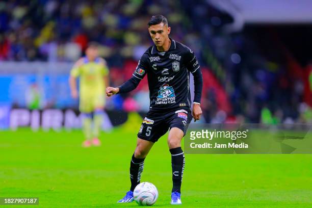 Fidel Daniel Ambriz of Leon drives the ball during the quarterfinals second leg match between America and Leon as part of the Torneo Apertura 2023...