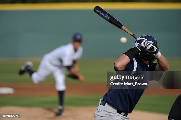 baseball player - bat stockfoto's en -beelden