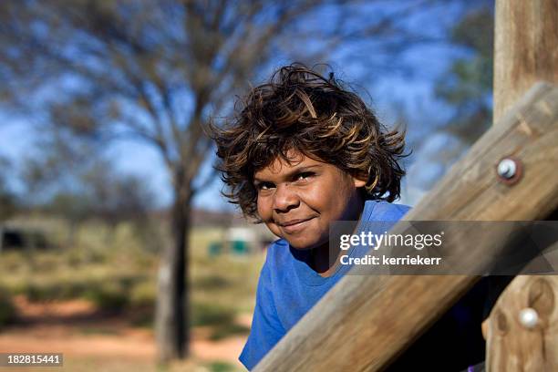 kinder der first nations - australian aboriginal children stock-fotos und bilder
