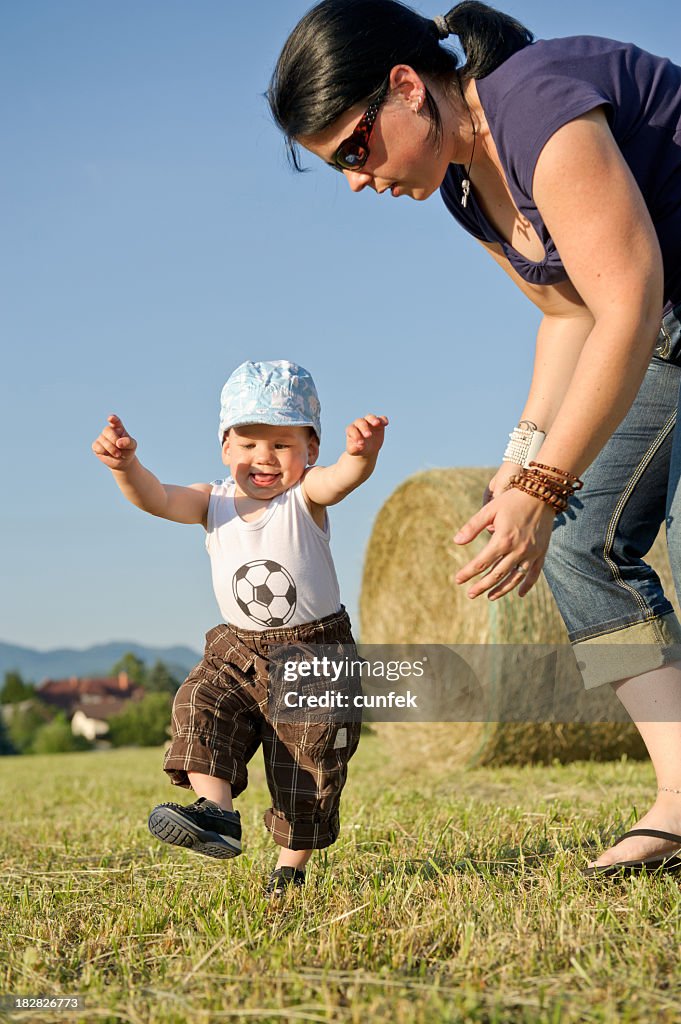 Look mommy, I can walk