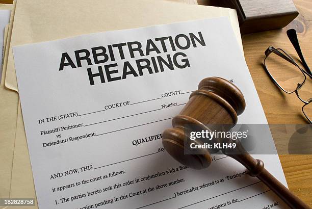 arbitration hearing - bemiddeling stockfoto's en -beelden