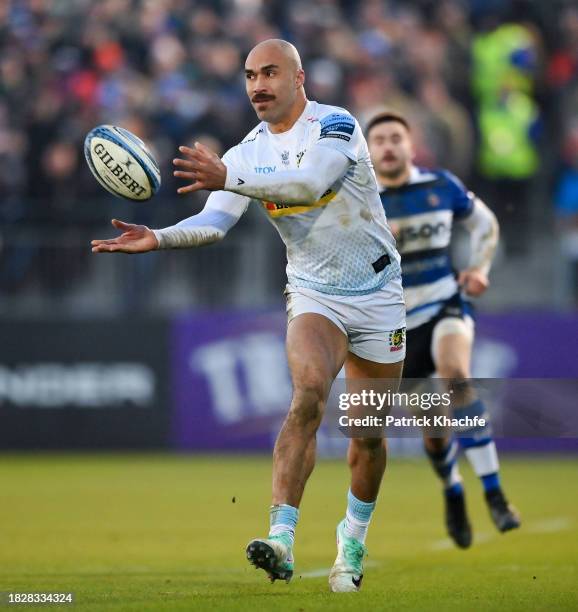 Olly Woodburn of Exeter Chiefs passes the ball during the Gallagher Premiership Rugby match between Bath Rugby and Exeter Chiefs at The Recreation...