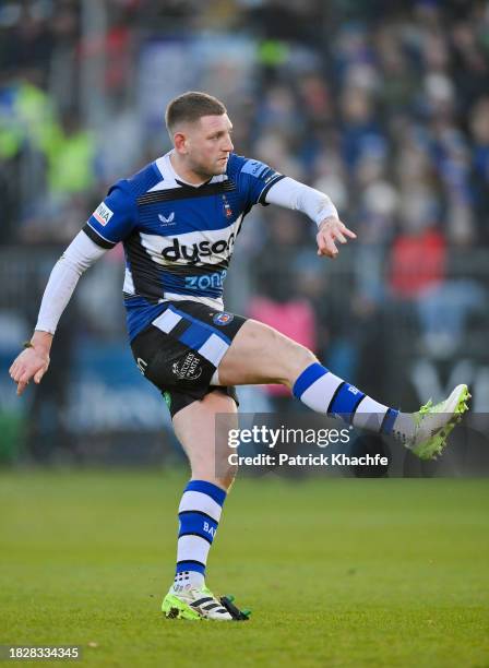 Finn Russell of Bath Rugby kicks for the posts during the Gallagher Premiership Rugby match between Bath Rugby and Exeter Chiefs at The Recreation...