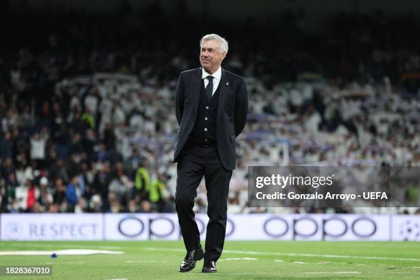 Manager Carlo Ancelotti of Real Madrid CF reacts during the UEFA Champions League match between Real Madrid and SSC Napoli at Estadio Santiago...