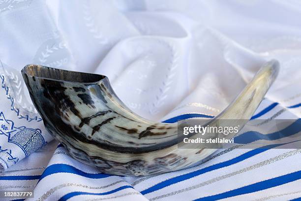 shofar - jewish prayer shawl fotografías e imágenes de stock