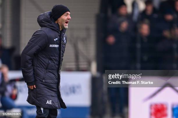 Head coach Alexander Ende of Verl reacts during the 3. Liga match between SC Verl and Dynamo Dresden at SPORTCLUB Arena on December 03, 2023 in Verl,...