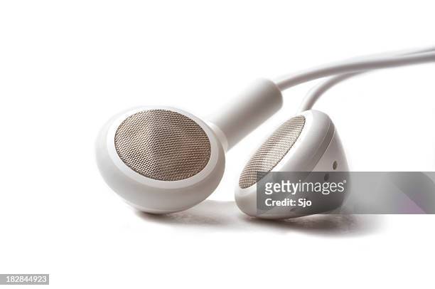 kopfhörer auf weißem hintergrund - in ear headphones stock-fotos und bilder