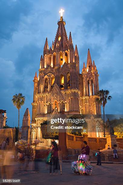 iglesia de san miguel de allende, méxico - san miguel de allende fotografías e imágenes de stock