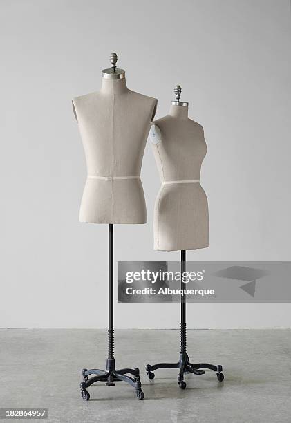 stilleben-schaufensterpuppe ein - manikin stock-fotos und bilder