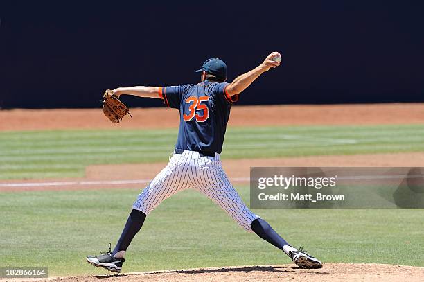 lançador de basebol - arremessar imagens e fotografias de stock