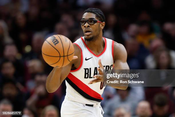 Scoot Henderson of the Portland Trail Blazers plays against the Cleveland Cavaliers during the second half at Rocket Mortgage Fieldhouse on November...