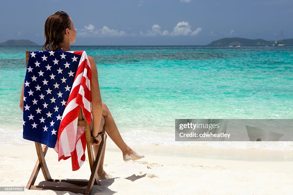 女性のバケーションで、ビーチでアメリカ領バージン諸島
