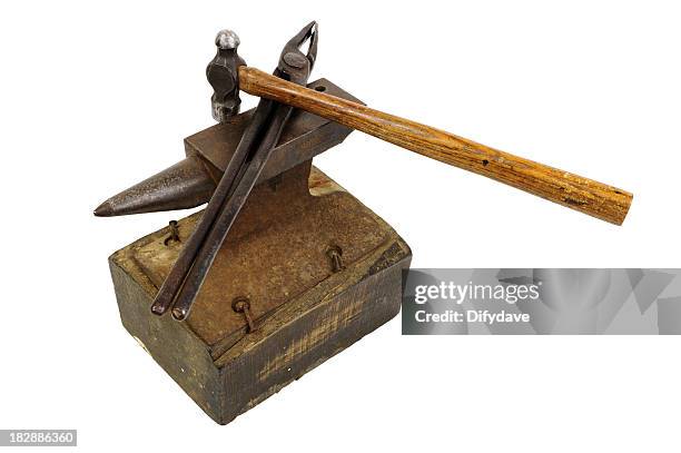 small hammer anvil and tongs - tang stockfoto's en -beelden