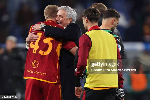José Mourinho head coach of AS Roma celebrates the victory with Rasmus Kristensen of AS Roma during the Serie A TIM match between US Sassuolo and AS...