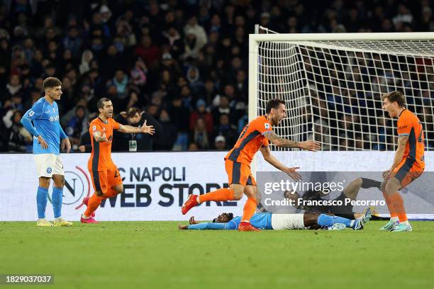 Hakan Calhanoglu of FC Internazionale celebrates after scoring his side first goal during the Serie A TIM match between SSC Napoli and FC...