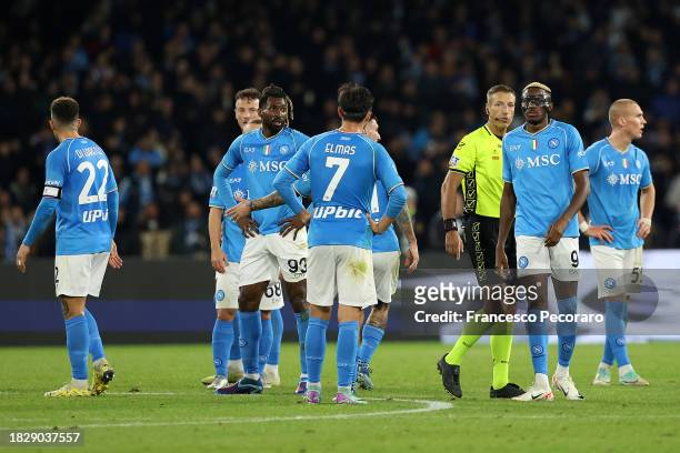 Napoli players react during the Serie A TIM match between SSC Napoli and FC Internazionale at Stadio Diego Armando Maradona on December 03, 2023 in...