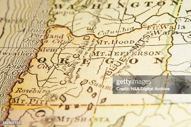 state of oregon map (high resolution image) - oregon map stock illustrations