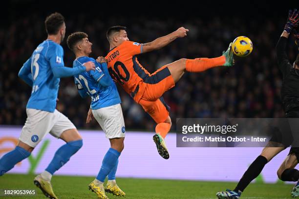 Lautaro Martinez of FC Internazionale competes for the ball with Giovanni Di Lorenzo of SSC Napoli during the Serie A TIM match between SSC Napoli...