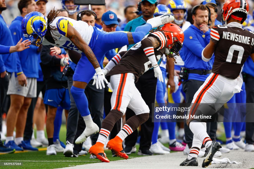 Clevelad Rams Demarcus Robinson of the Los Angeles Rams runs with the ball while ...
