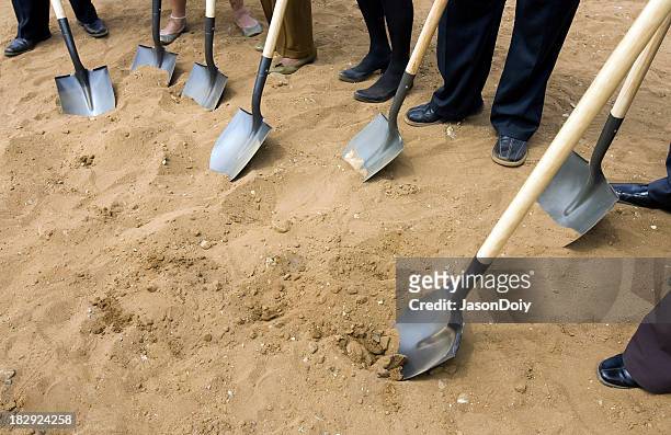 ground breaking ceremony - shovel 個照片及圖片檔