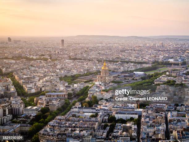 aerial view of the hôtel des invalides (hotel des invalides) and saint louis des invalides cathedral (saint-louis-des-invalides) at sunset, paris, ile-de-france (ile de france), central france. - hotel des invalides stock pictures, royalty-free photos & images