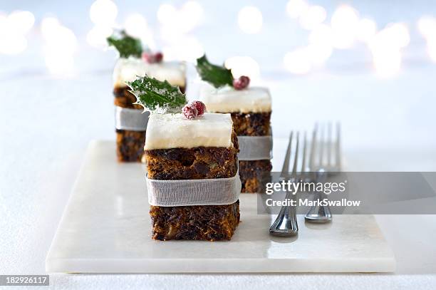 tortas de navidad - christmas cake fotografías e imágenes de stock