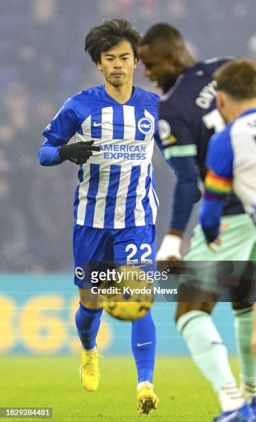 Brighton's Kaoru Mitoma is pictured in a Premier League match against Brentford in Brighton, England, on Dec. 6, 2023.