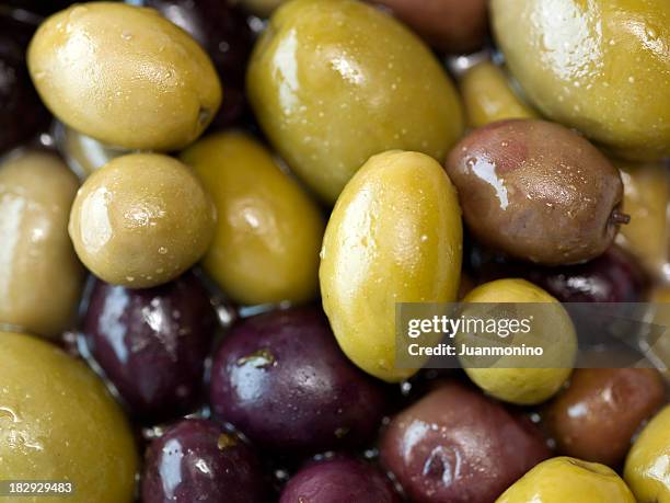 mixto aceitunas fondo - kalamata olive fotografías e imágenes de stock