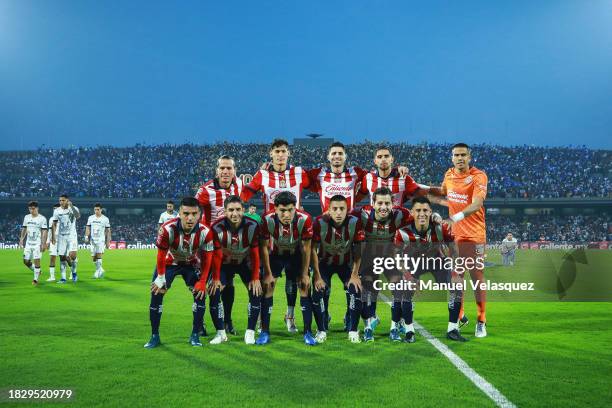 Group photo of Chivas prior during the quarterfinals second leg match between Chivas and Pumas UNAM as part of the Torneo Apertura 2023 Liga MX at...