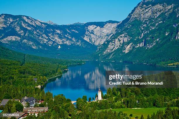 slovenia, triglav national park, bohinj lake - julianische alpen stock-fotos und bilder