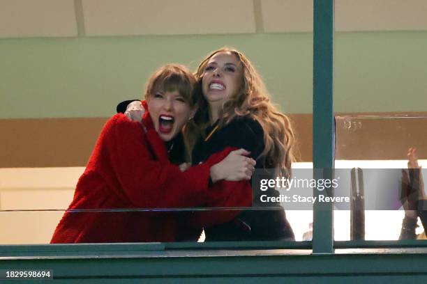 Taylor Swift and Brittany Mahomes react in a suite during the game between the Kansas City Chiefs and the Green Bay Packers at Lambeau Field on...