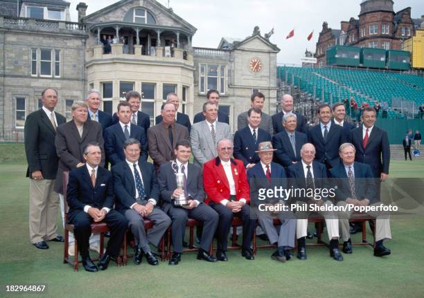 Past winners of the British Open Golf Championship in front of the Clubhouse at St Andrews, circa 2000. Back row, left to right: Tom Lehman, Bob...