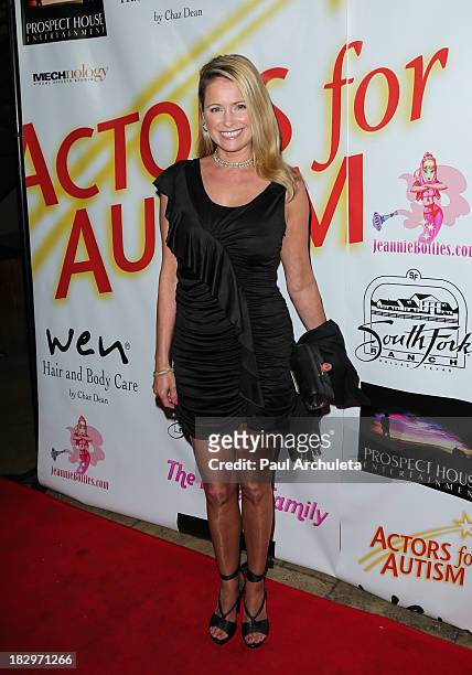 Actress Ami Dolenz attends the Actors For Autism presenting Reach For The Stars honoring Joe Mantegna at Rockwell on October 2, 2013 in Los Angeles,...