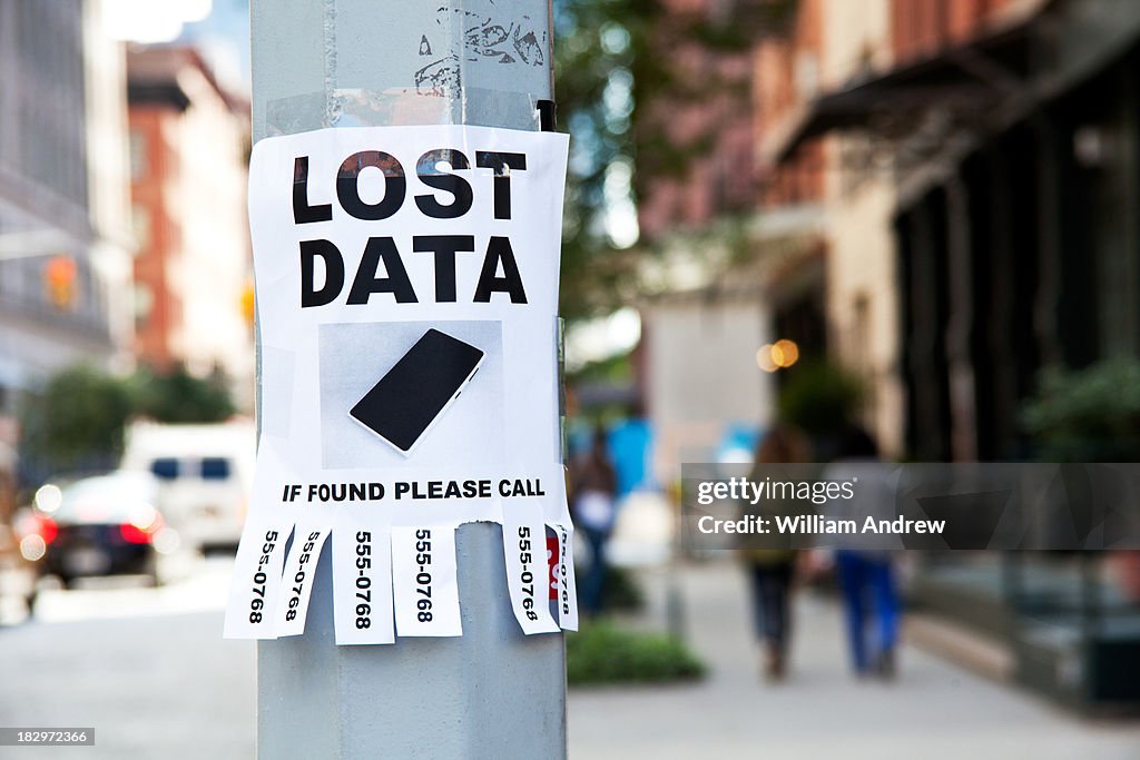 Not Data. Sign Lost Data Sign Taped To Light Post In City High-Res Stock Photo - Getty ...