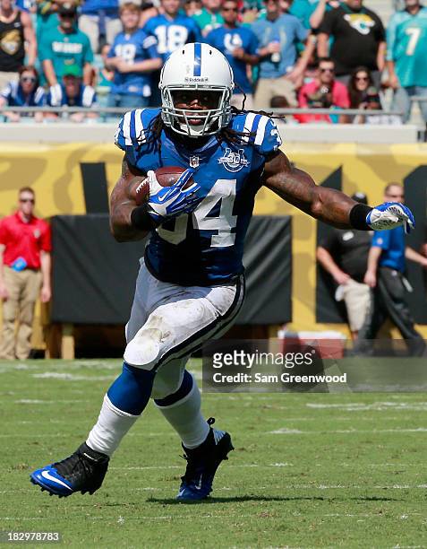 Trent Richardson of the Indianapolis Colts runs for yardage during the game against the Jacksonville Jaguars at EverBank Field on September 29, 2013...