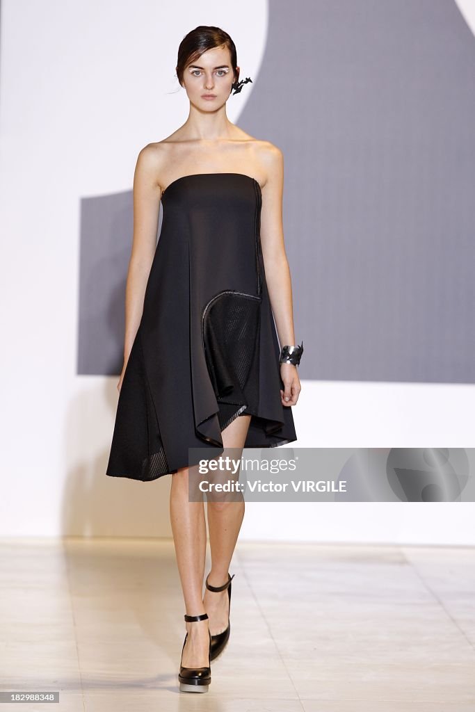 Masha Ma : Runway - Paris Fashion Week Womenswear Spring/Summer 2014