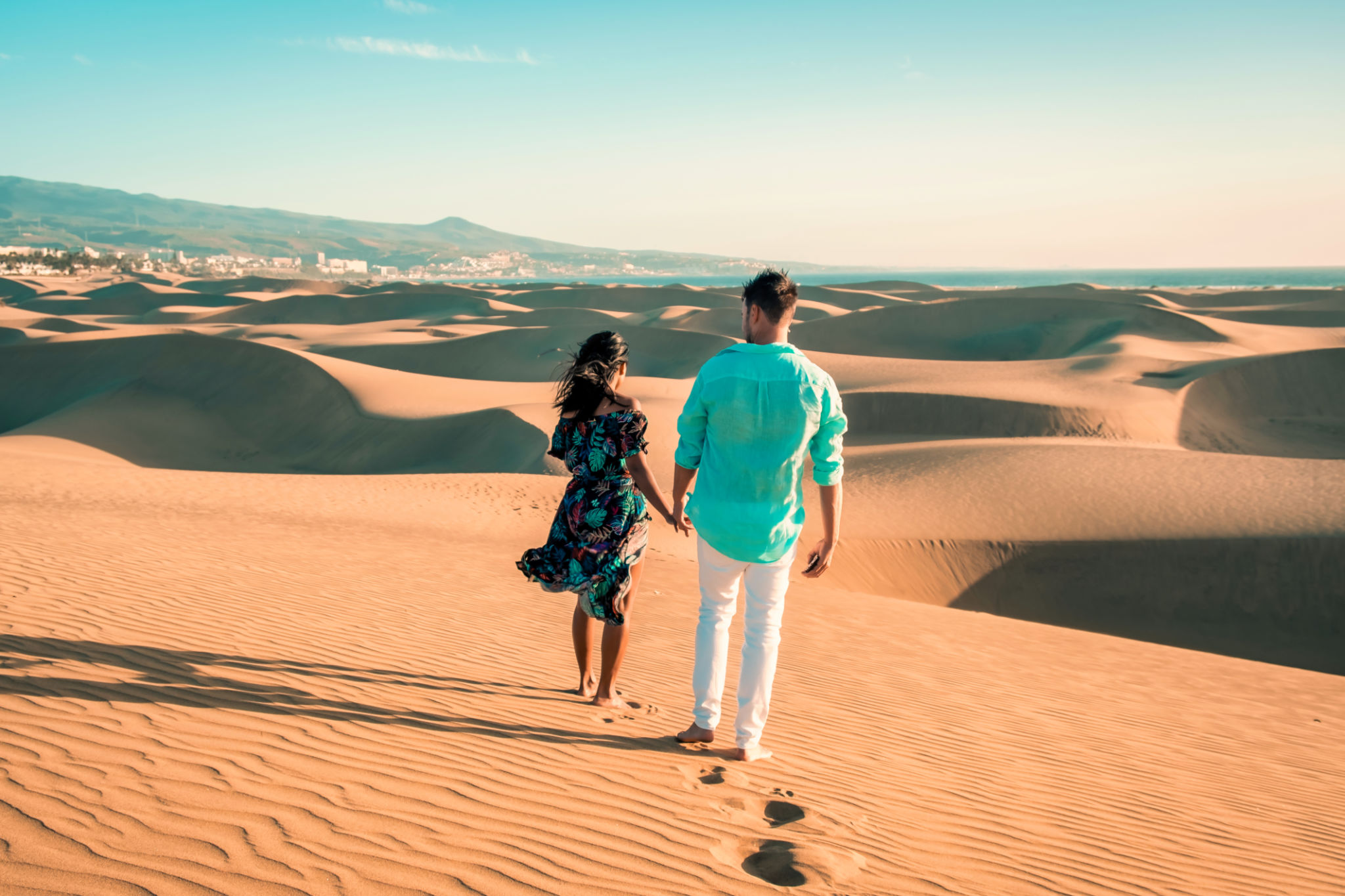 romantic couple desert