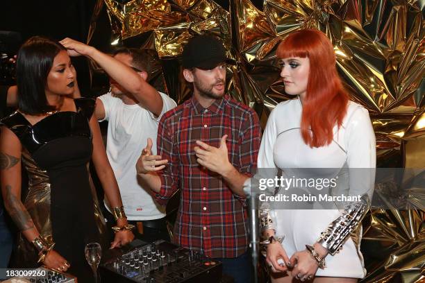 Caroline Hjelt of Pop behind the scenes of Icona Pop "All... News Photo - Getty Images