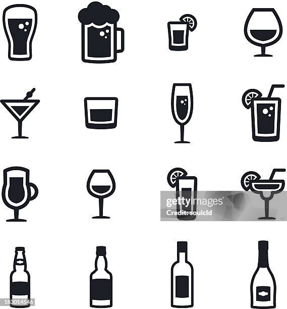 ilustraciones, imágenes clip art, dibujos animados e iconos de stock de iconos de alcohol - shot glass