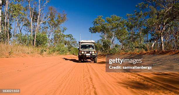 outback track - fyrhjulsdrivet fordon bildbanksfoton och bilder