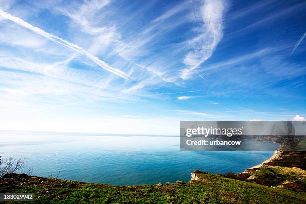 lyme bay - lyme regis photos et images de collection