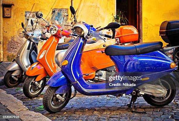 Moped Rome 10,705 Moped Stock Photos, High-Res Pictures, and Images - Getty Images