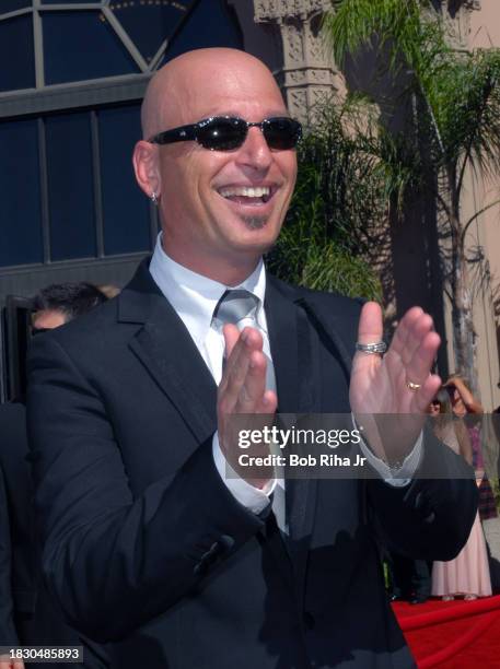 Comedian Howie Mandel arrives at the Shrine Auditorium for The 58th Annual Primetime Emmy Awards, August 27, 2006 in Los Angeles, California.