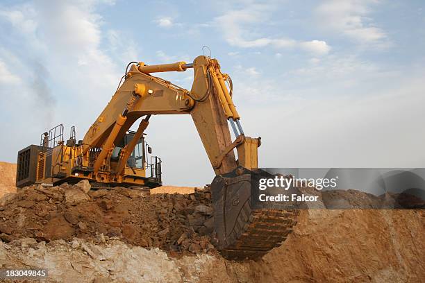 digger - digging machine stock pictures, royalty-free photos & images