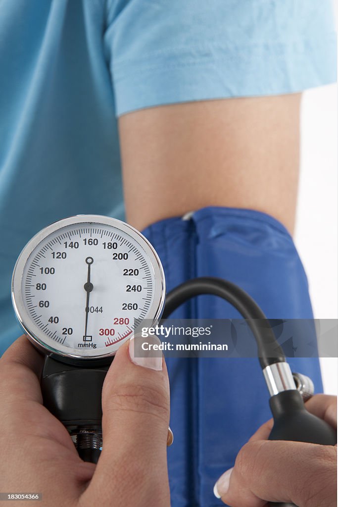 Comprobación de la presión arterial cierre