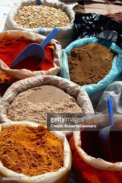 spice market - african nutmeg stockfoto's en -beelden