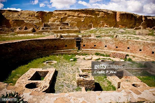 kiva at the chaco culture national park - chaco canyon stock pictures, royalty-free photos & images